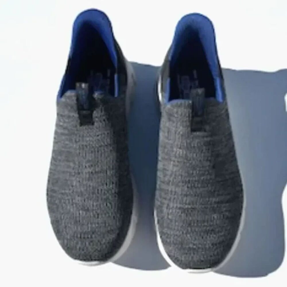 Size: 10.5 Wide Skechers Slip-in Heights Edge Sneakers Bobs B Flex . New in Box